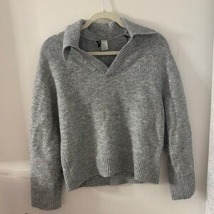 H&M Gray V-Neck Women's Sweater